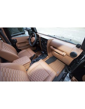 Ταπετσαρία Αυτοκινήτου σε Jeep Wrangler από δέρμα άριστης ποιότητας και σχέδιο κυψέλη.
