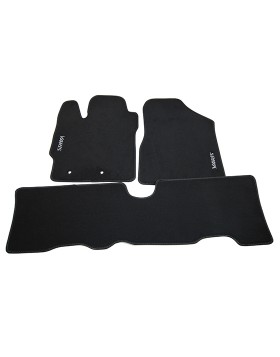 Πατάκια Αυτοκινήτου για Toyota Yaris 2005-2011 από μοκέτα βελούδινη,με δερμάτινο τελείωμα με γκρι ανοιχτή ραφή και λογότυπο.
