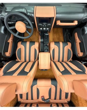 Ταπετσαρία Αυτοκινήτου σε Jeep Wrangler με δέρμα άριστης ποιότητας σε χρώμα πορτοκαλί και μαύρο, με συνδιασμό σε σχέδιο κυψέλης και ίσιων ραφών