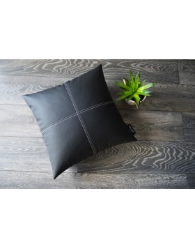 Μαξιλάρια καναπέ από άριστης ποιότητας τεχνόδερμα μαύρο με άσπρες ραφές 50*50