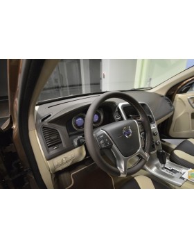Ταπετσαρία Αυτοκινήτου σε Volvo XC90 , επένδυση εσωτερικού σε πόρτες, τιμόνι και καθίσματα με άριστης ποιότητας δέρμα σε συνδυασμό εκρού και καφέ. 