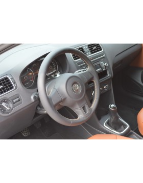 Ταπετσαρία Αυτοκινήτου σε VW Polo από δέρμα άριστης ποιότητας και σχέδιο με ίσιες ραφές