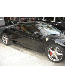 Ταπετσαρία Αυτοκινήτου σε Ferrari με δέρμα μπορντό και σχέδιο ρόμβος.Αλλάξτε το εσωτερικό του αυτοκινήτου σας με τις καλύτερες προδιαγραφές υλικών και τεχνογνωσίας.