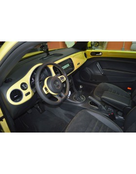 Ταπετσαρία Αυτοκινήτου σε VW BEETLE με δέρμα άριστης ποιότητας ,σε συνδυασμό με αυθεντική alcantara και κίτρινες ραφές.