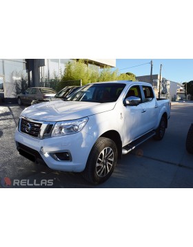 Ταπετσαρία Αυτοκινήτου σε NISSAN NAVARA 2016 με δέρμα άριστης ποιότητας σε απόχρωση μπορντό με σχέδιο ρόμβος σε άσπρες ραφές και κάποια ίσια κομμάτια.